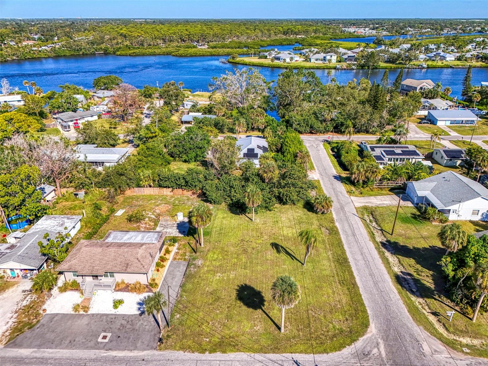 Image 4 of 19 For 610 Coquina Court