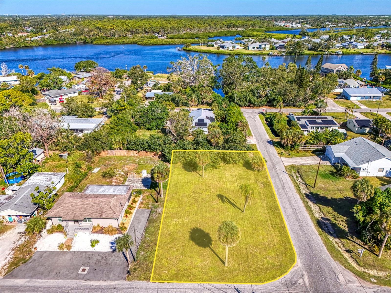 Image 5 of 19 For 610 Coquina Court