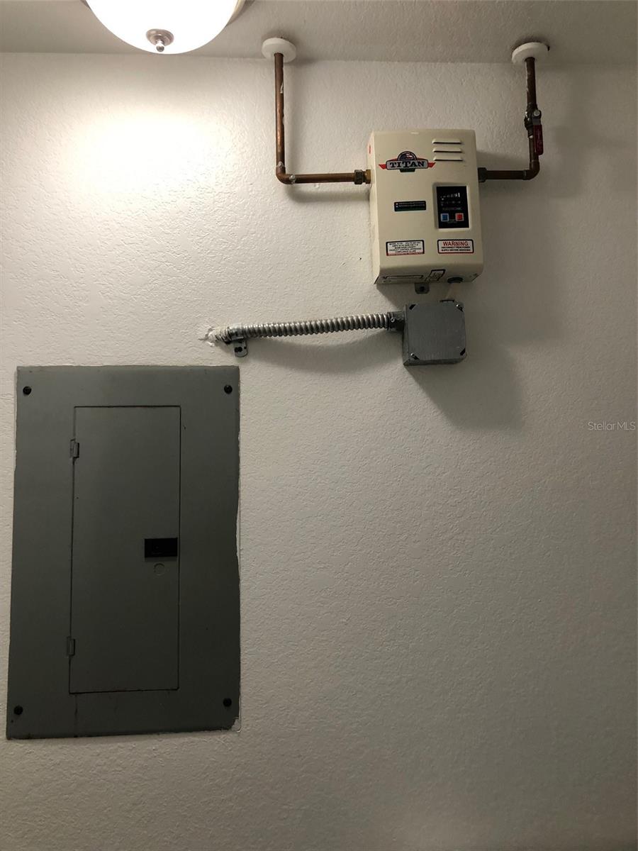 Image 14 of 20 For 25385 Sandhill Boulevard D2