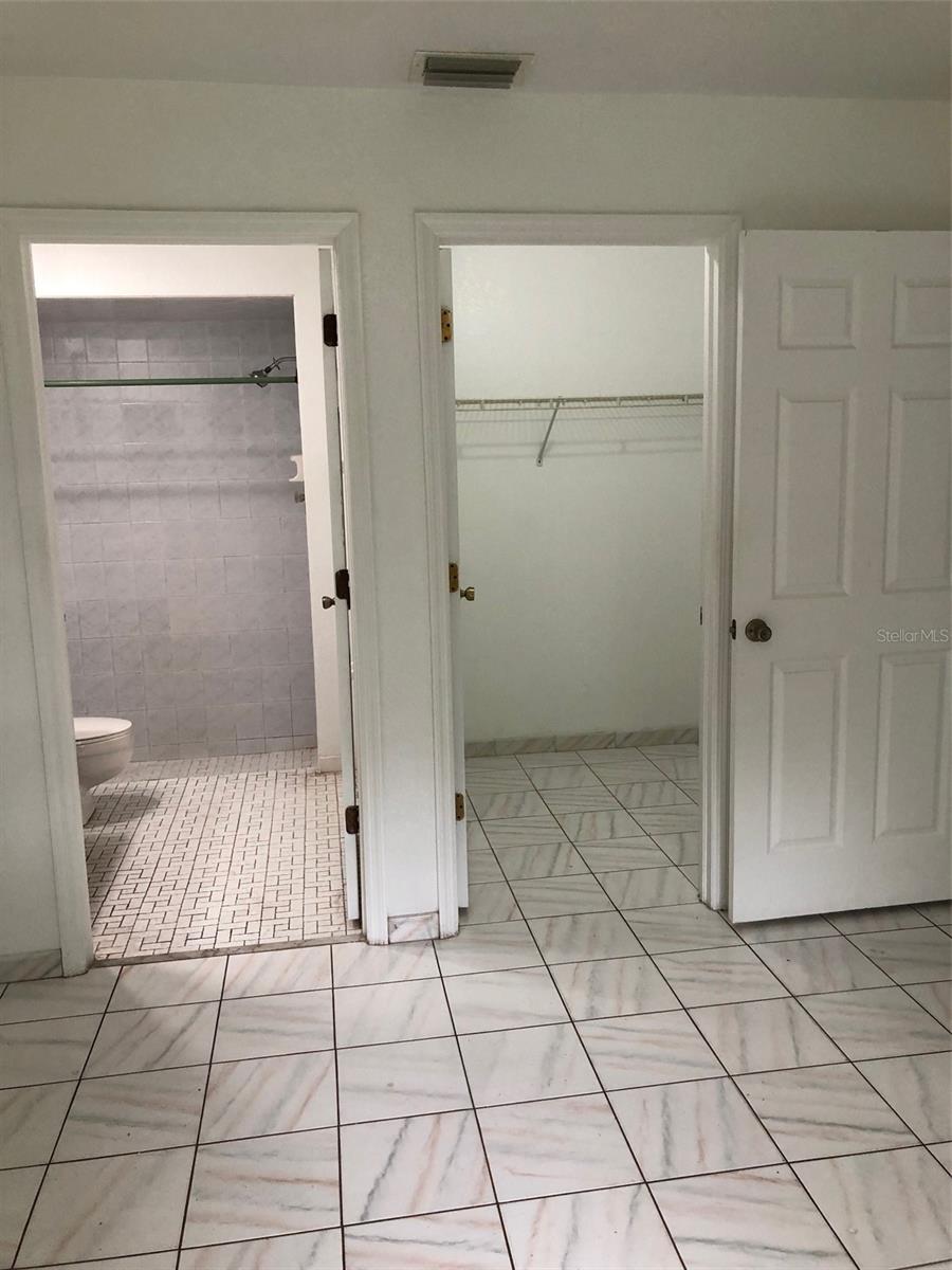 Image 19 of 20 For 25385 Sandhill Boulevard D2