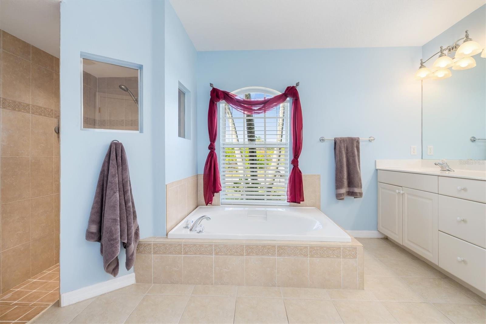 Image 14 of 43 For 9450 Newnan Circle