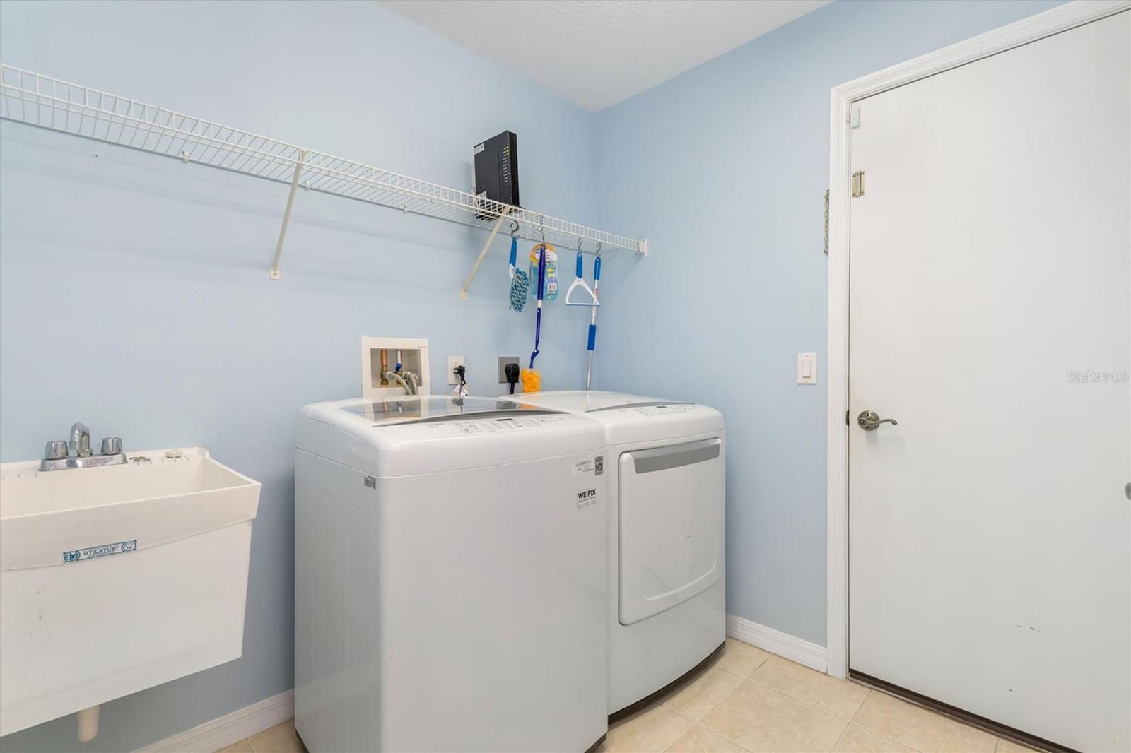 Image 26 of 43 For 9450 Newnan Circle