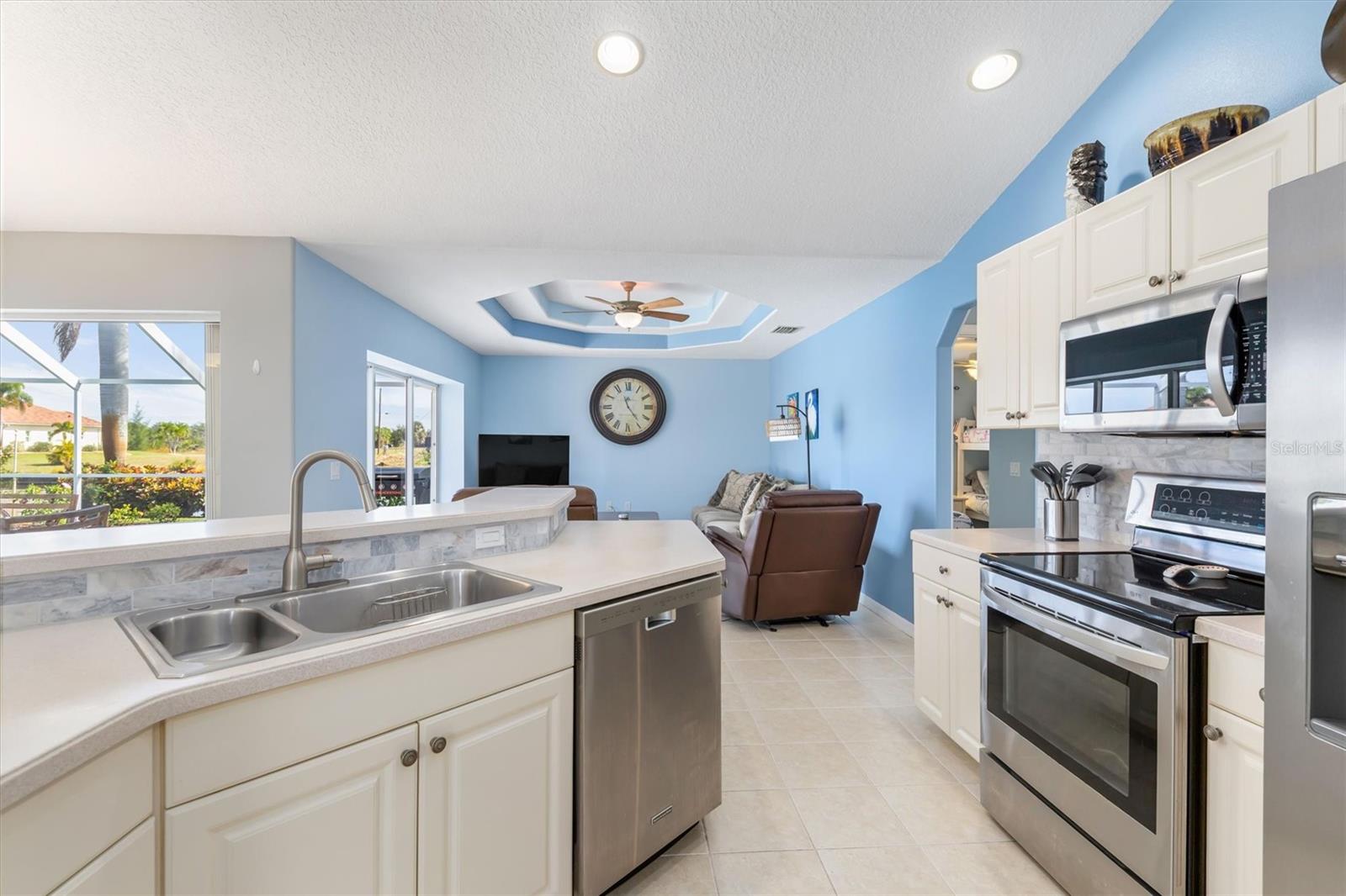 Image 7 of 43 For 9450 Newnan Circle