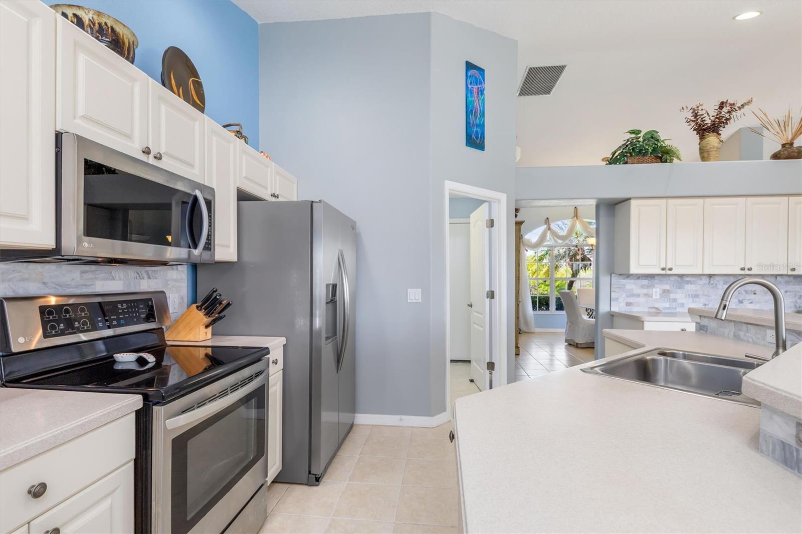 Image 8 of 43 For 9450 Newnan Circle