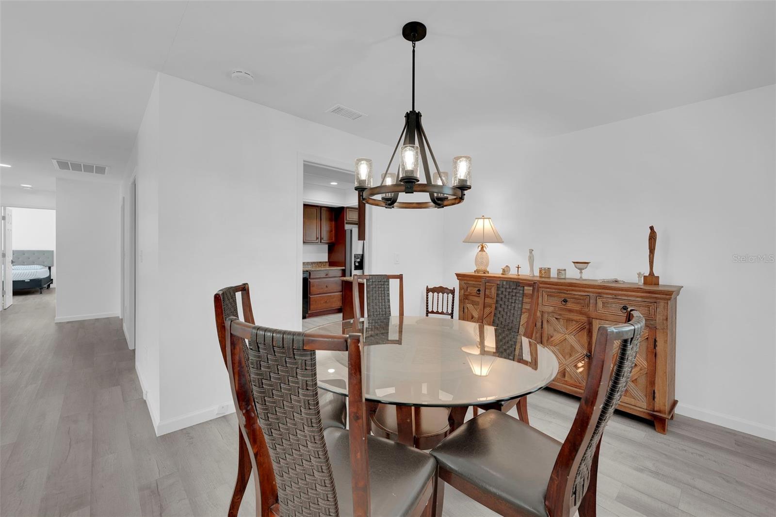 Image 17 of 43 For 5584 Buring Court