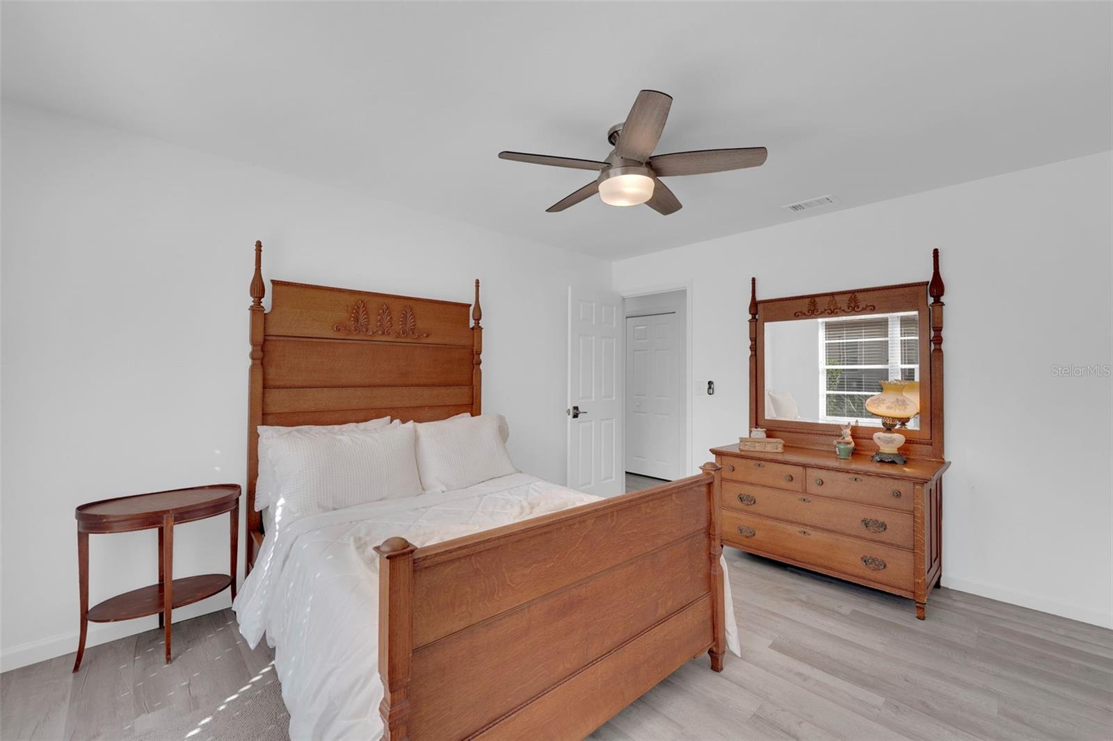 Image 18 of 43 For 5584 Buring Court