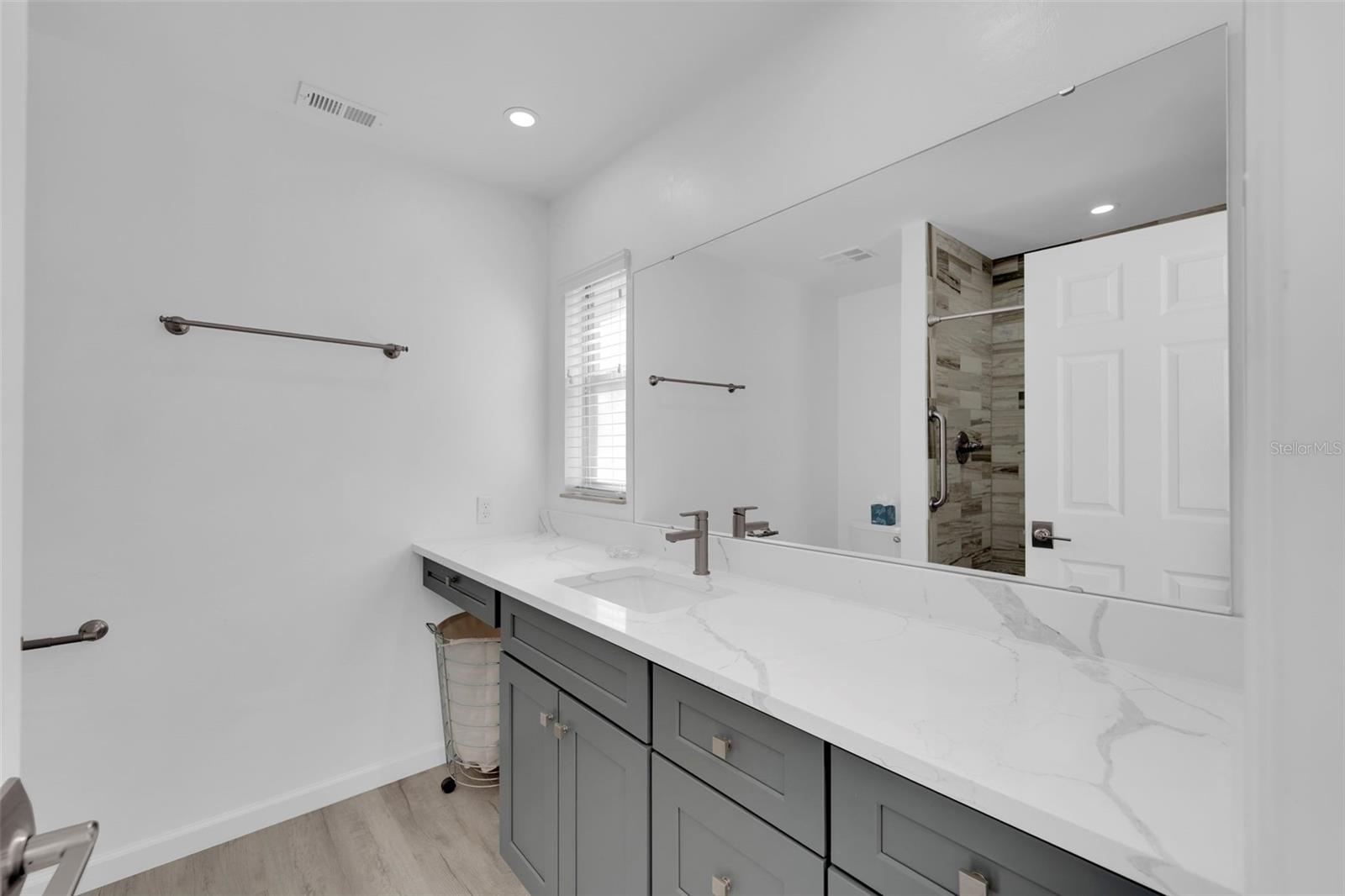 Image 20 of 43 For 5584 Buring Court