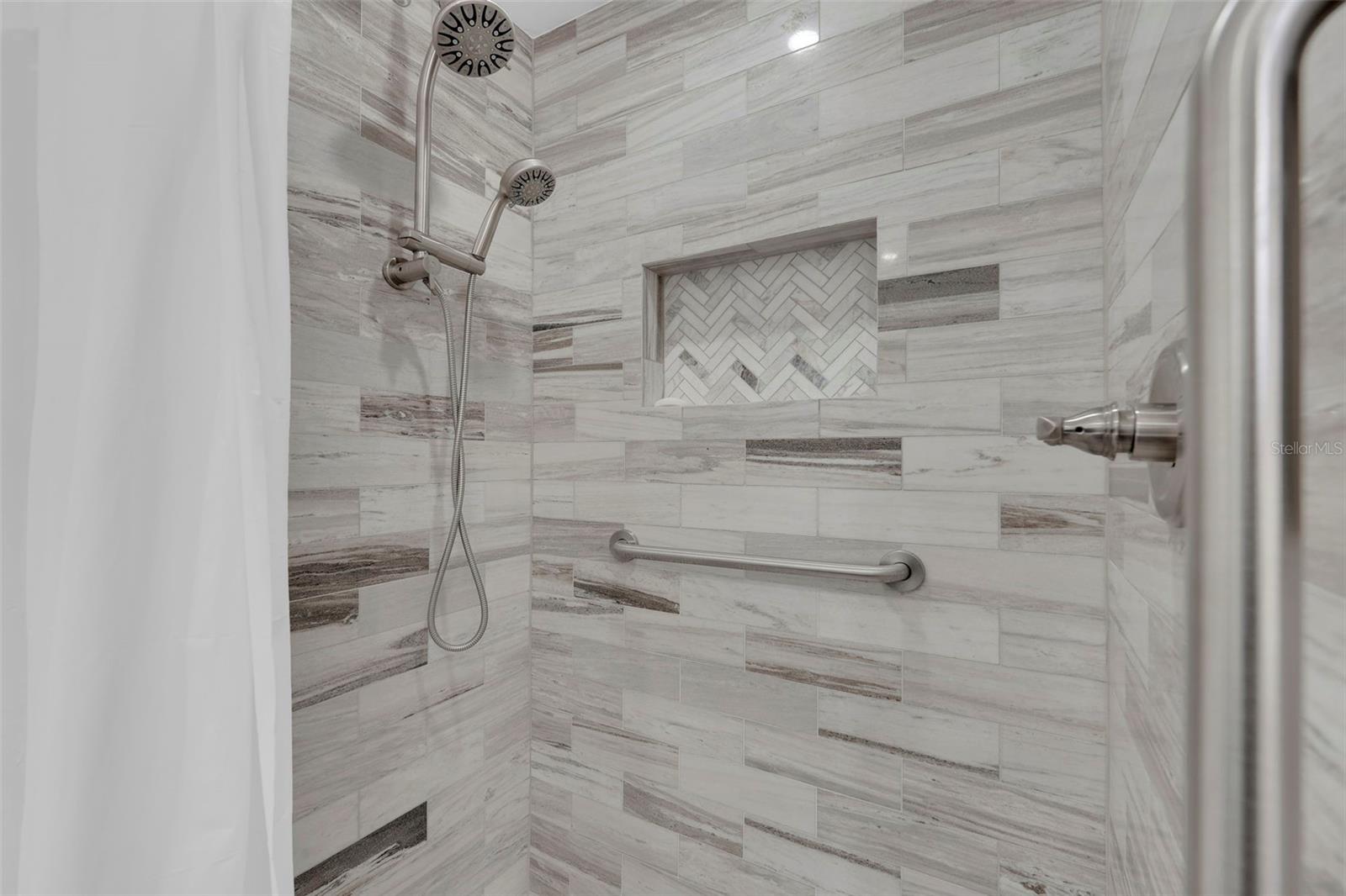 Image 24 of 43 For 5584 Buring Court