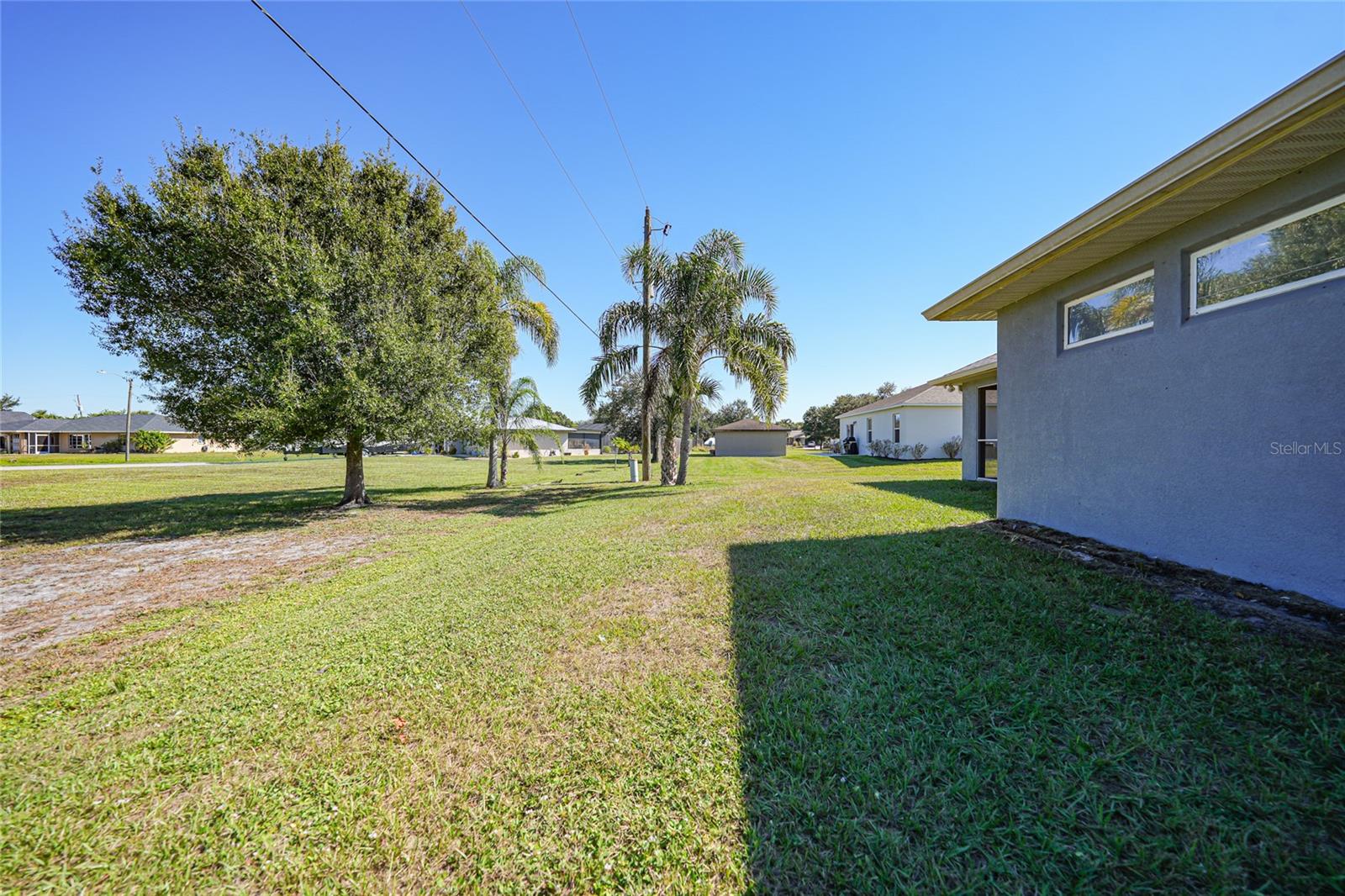 Listing photo id 26 for 27234 Adams Street