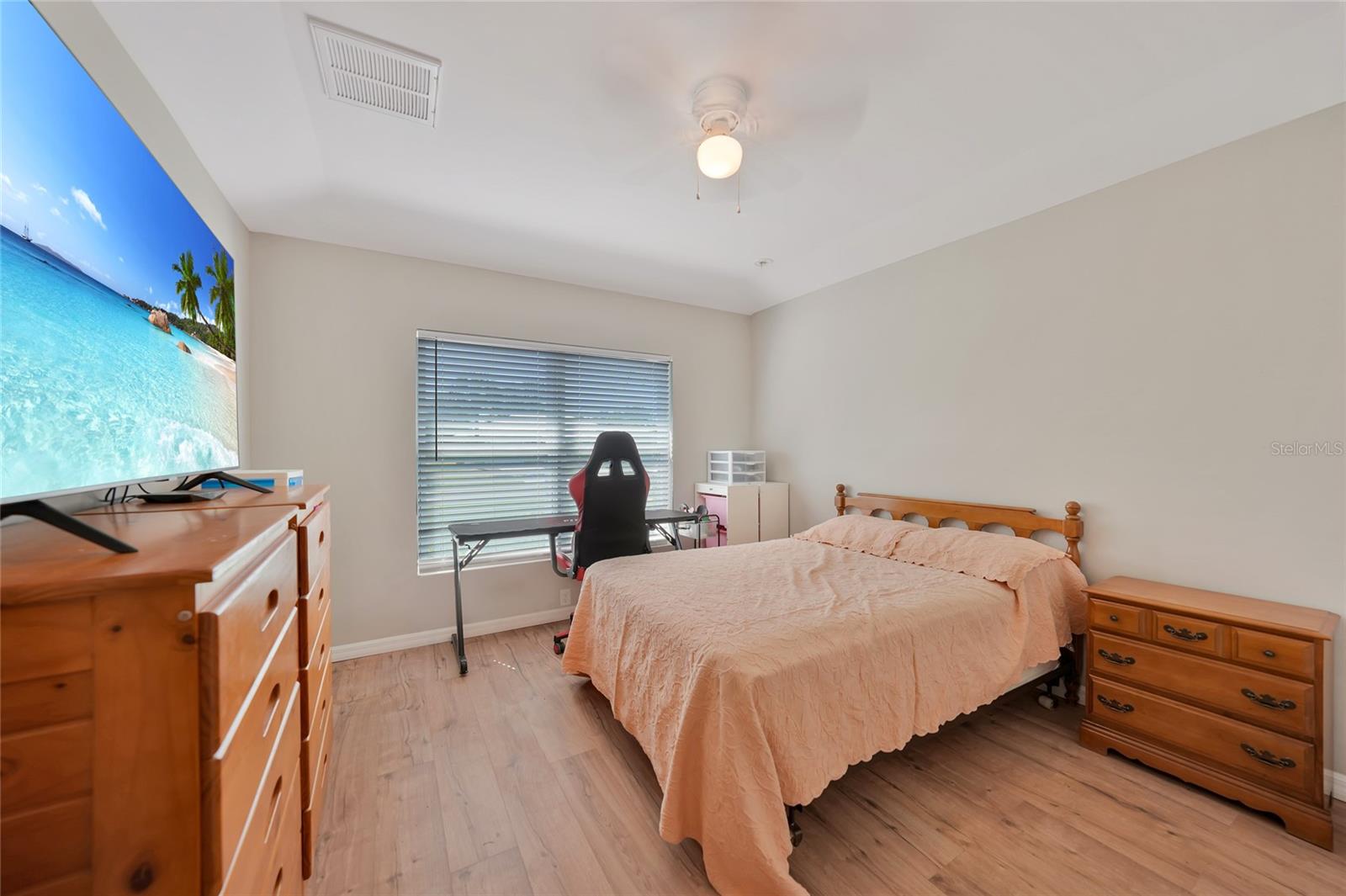 Listing photo id 4 for 27234 Adams Street