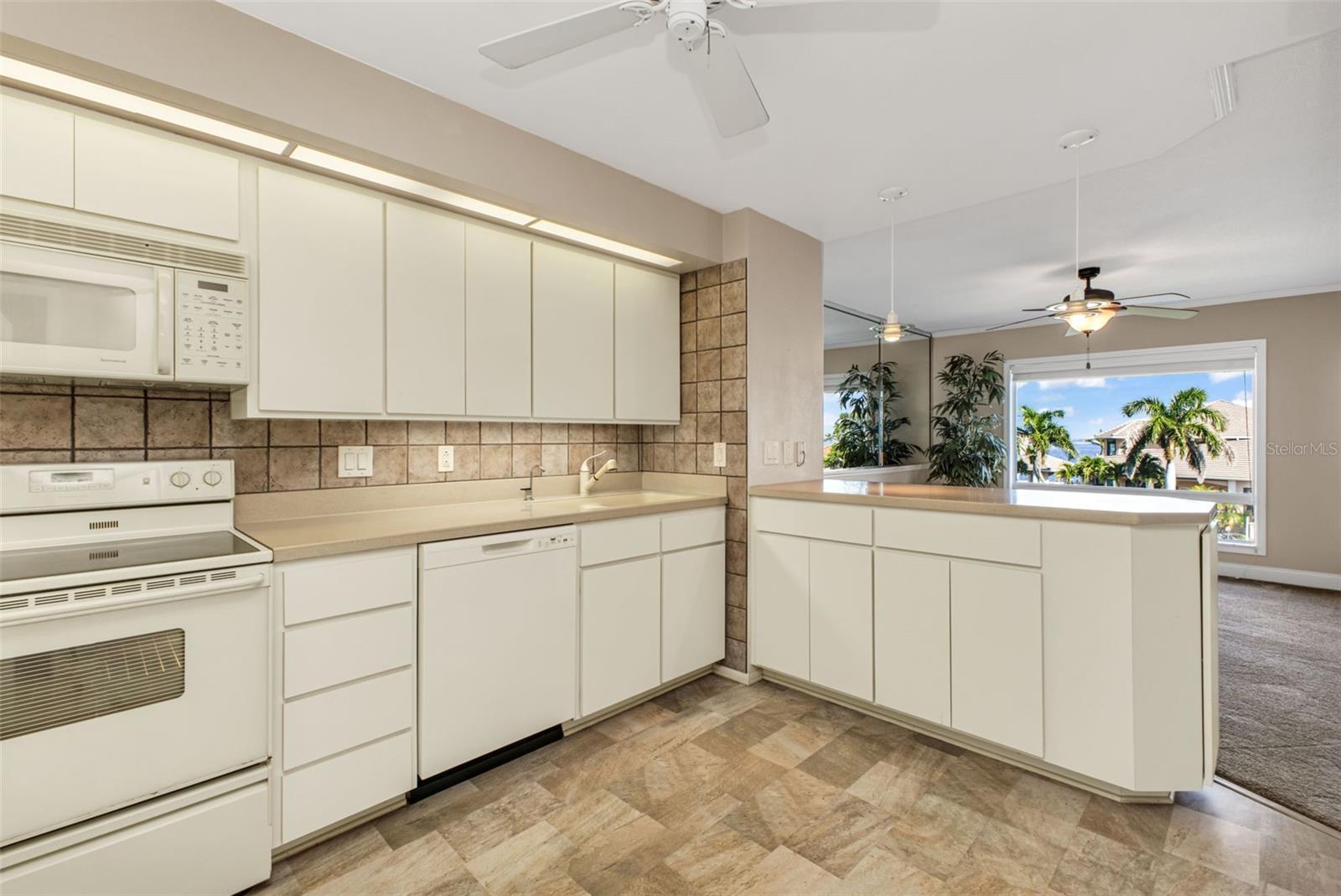 Image 14 of 32 For 1 Colony Point Drive 3c