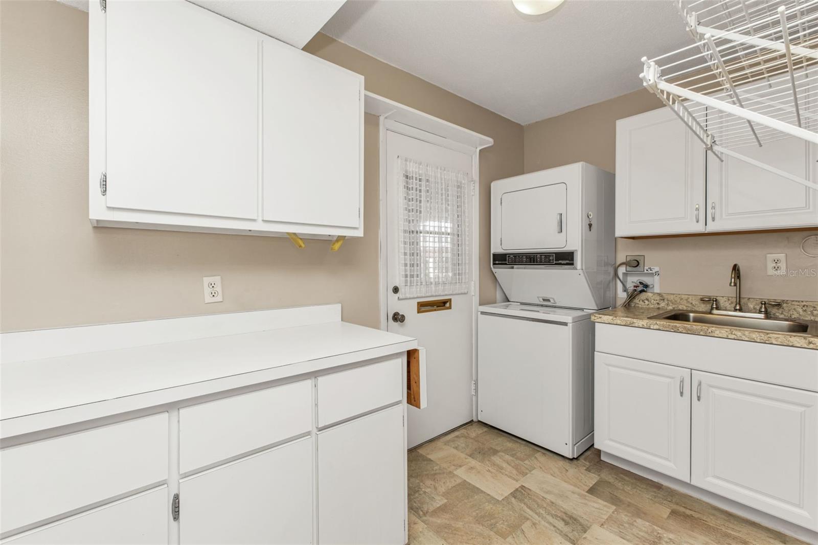 Image 16 of 32 For 1 Colony Point Drive 3c