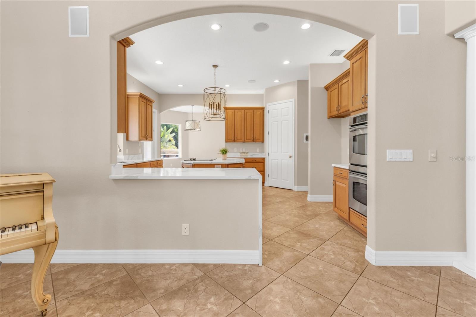 Image 19 of 78 For 5595 Riverside Drive