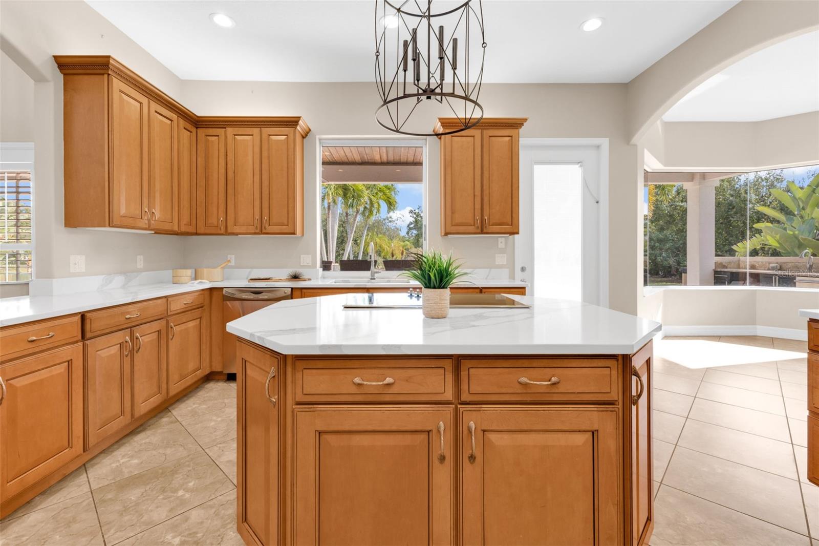 Image 20 of 78 For 5595 Riverside Drive