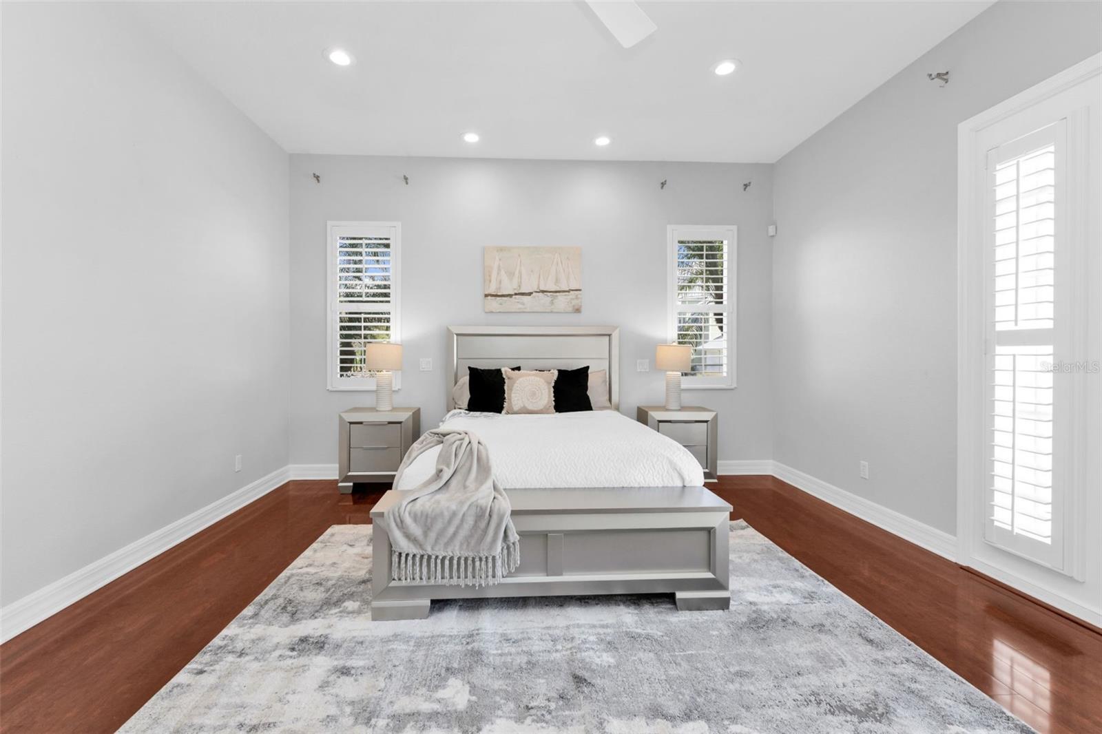 Image 29 of 78 For 5595 Riverside Drive