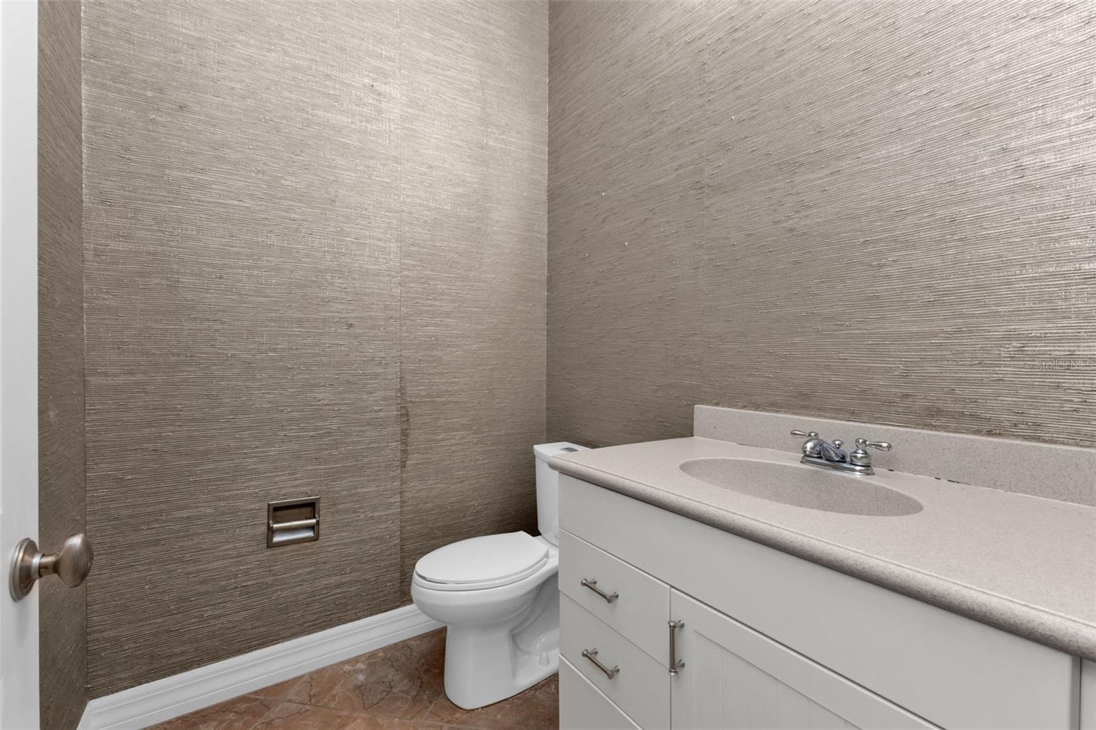 Image 35 of 78 For 5595 Riverside Drive