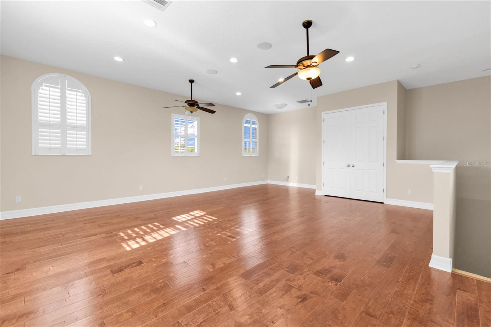 Image 38 of 78 For 5595 Riverside Drive