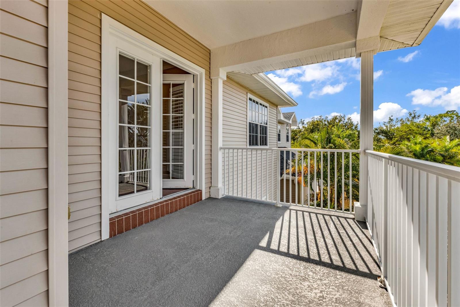 Image 42 of 78 For 5595 Riverside Drive