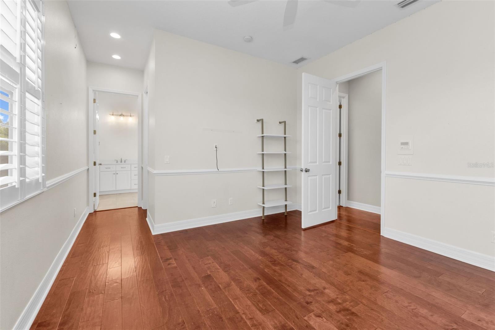 Image 48 of 78 For 5595 Riverside Drive