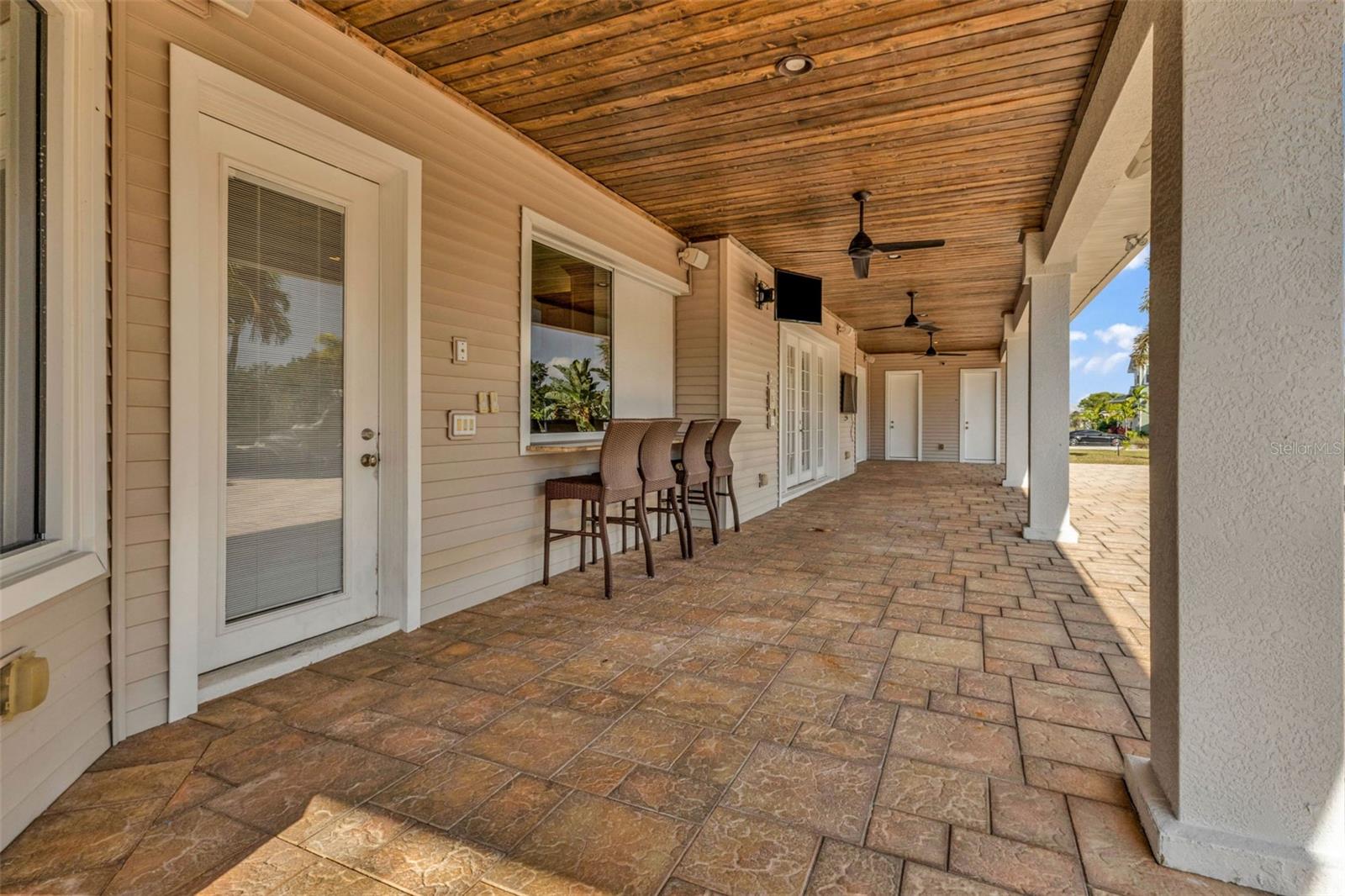 Image 56 of 78 For 5595 Riverside Drive