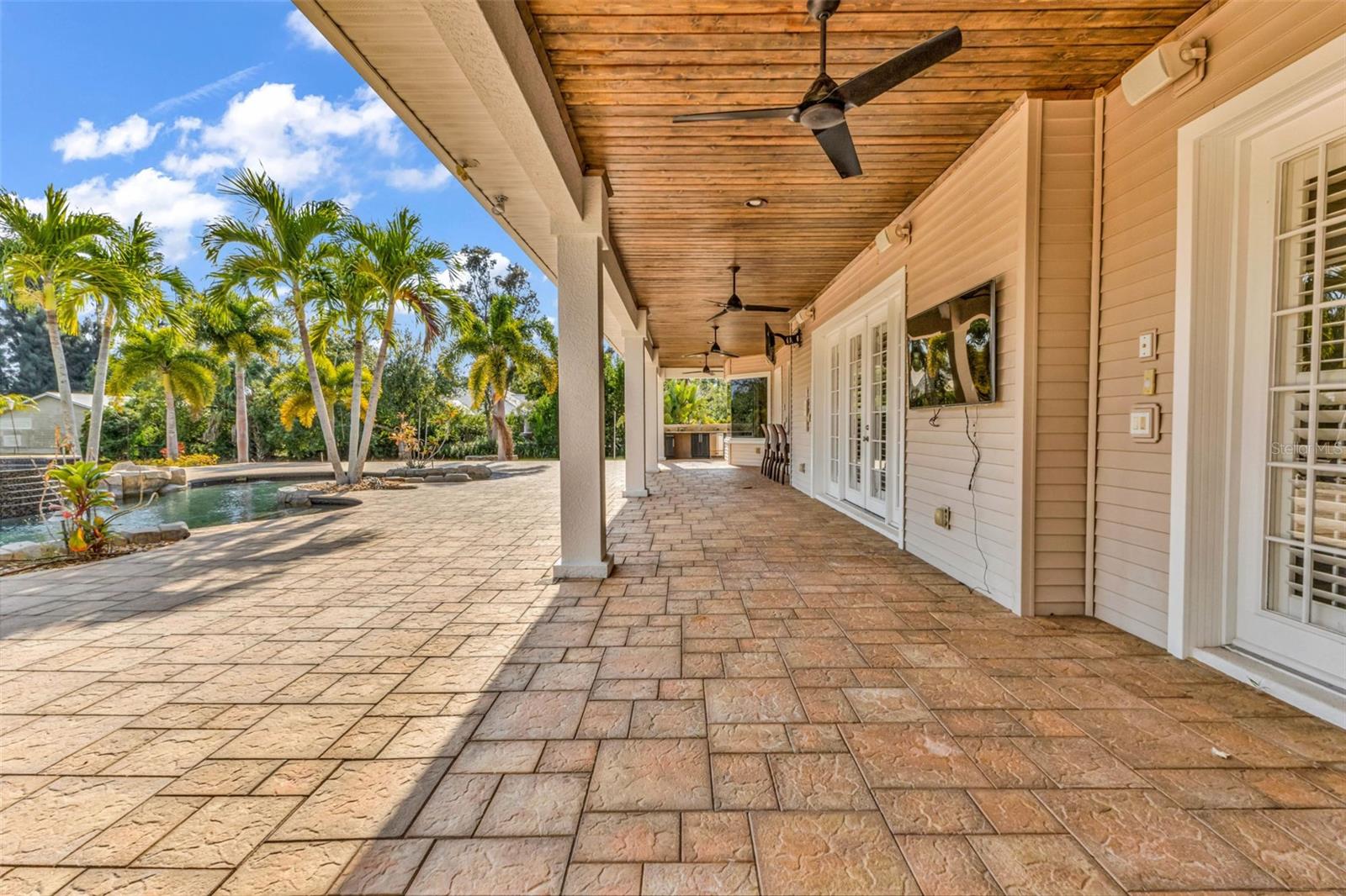 Image 62 of 78 For 5595 Riverside Drive