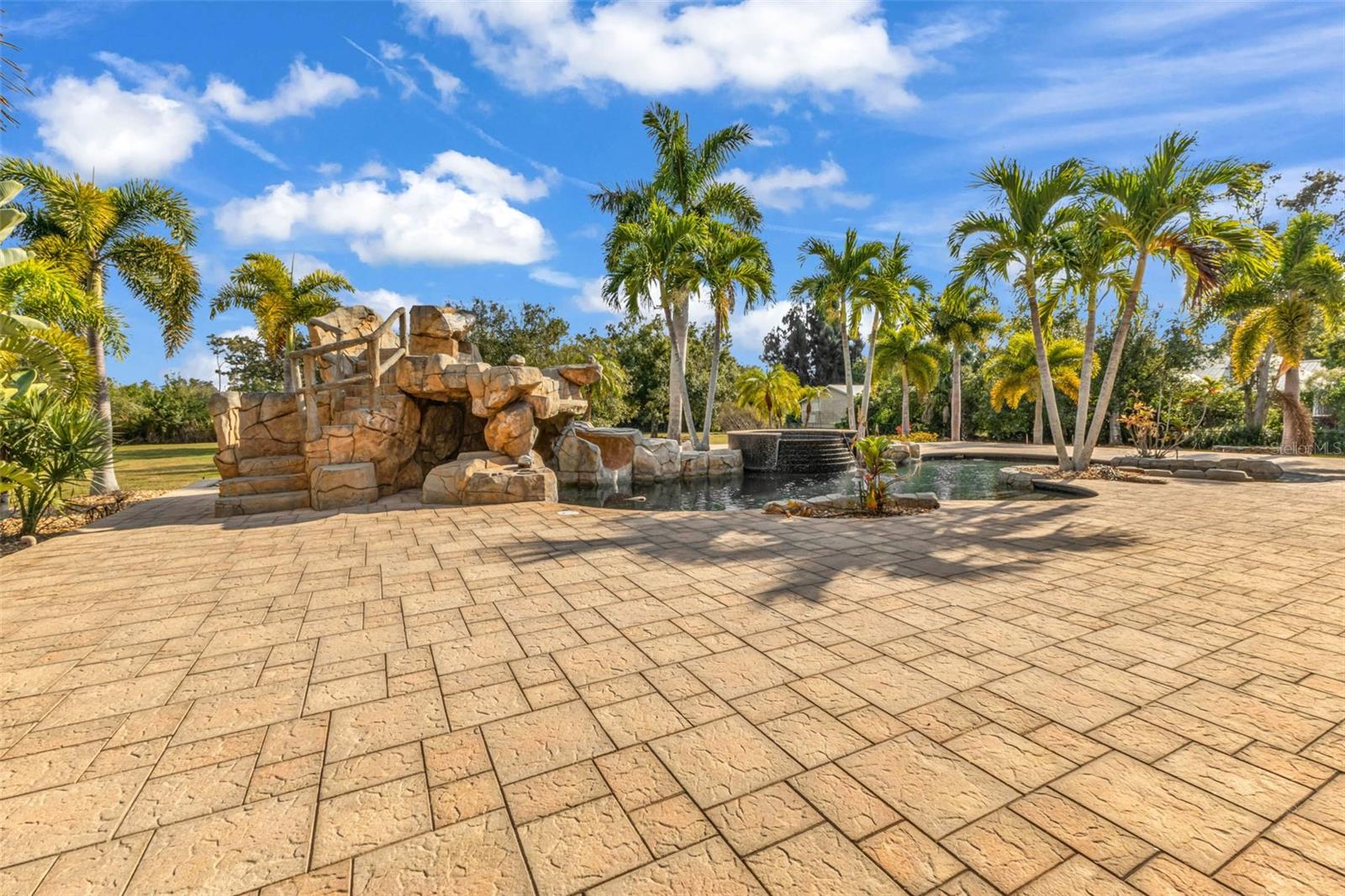 Image 63 of 78 For 5595 Riverside Drive