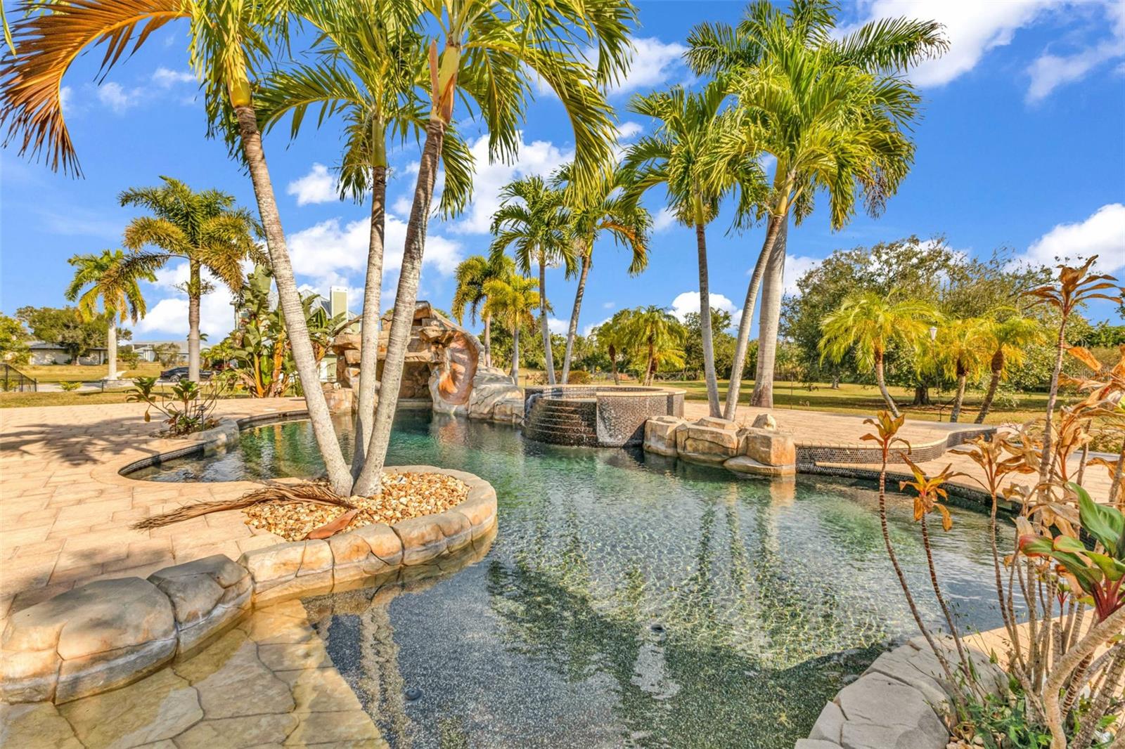 Image 67 of 78 For 5595 Riverside Drive