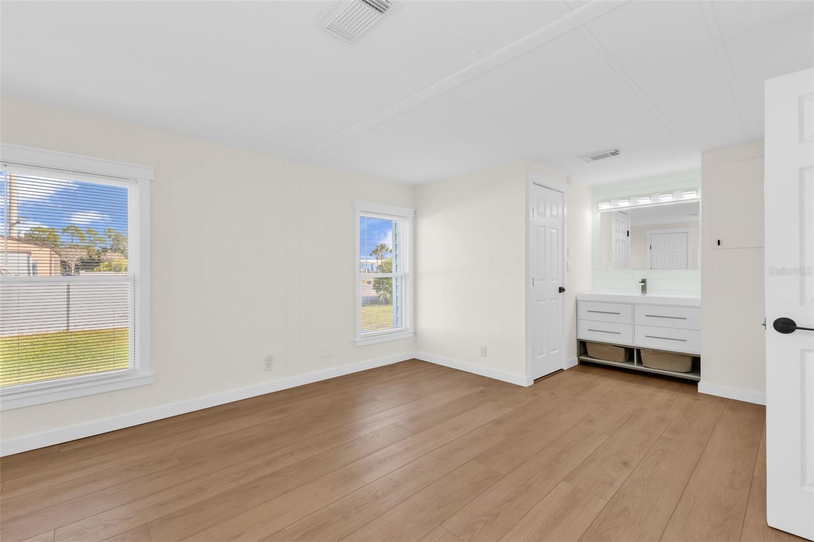 Image 32 of 67 For 177 Lazy River Road