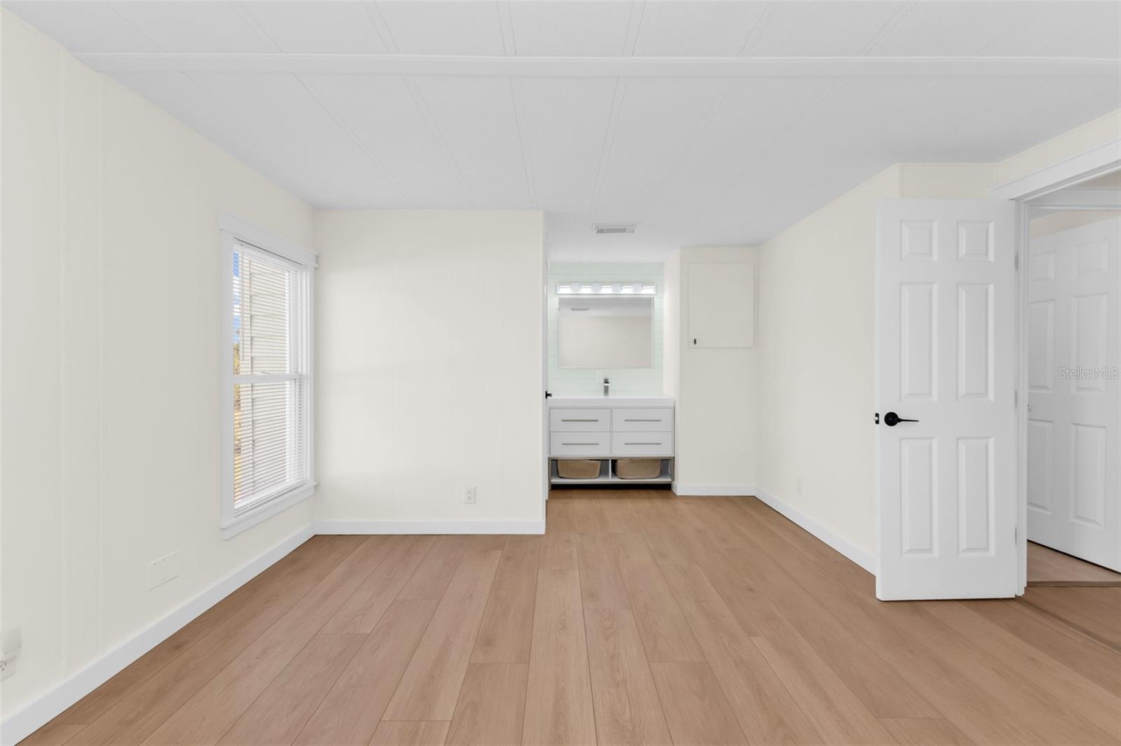 Image 33 of 67 For 177 Lazy River Road