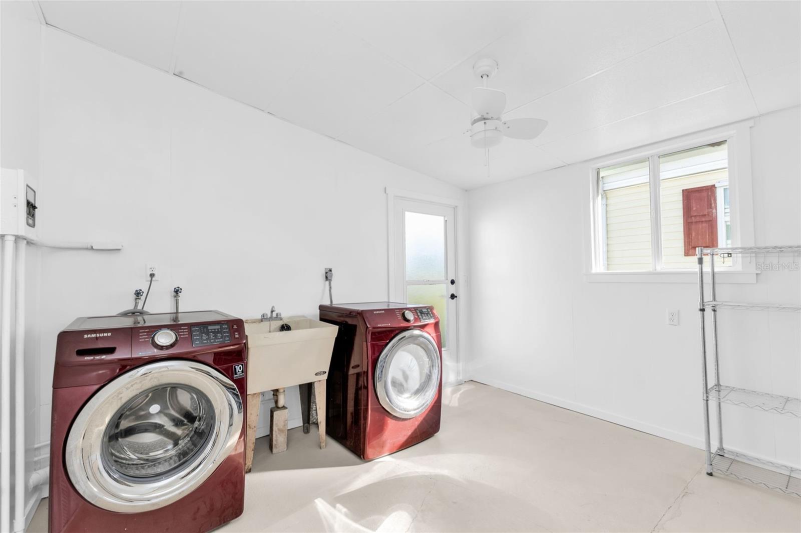 Image 41 of 67 For 177 Lazy River Road