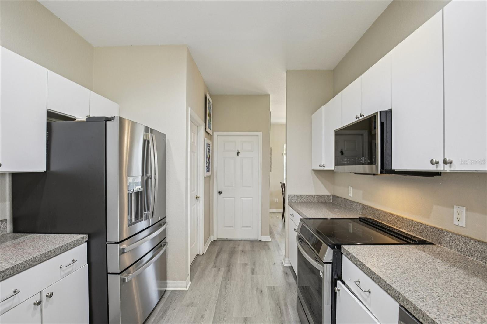 Image 10 of 46 For 24567 Buckingham Way