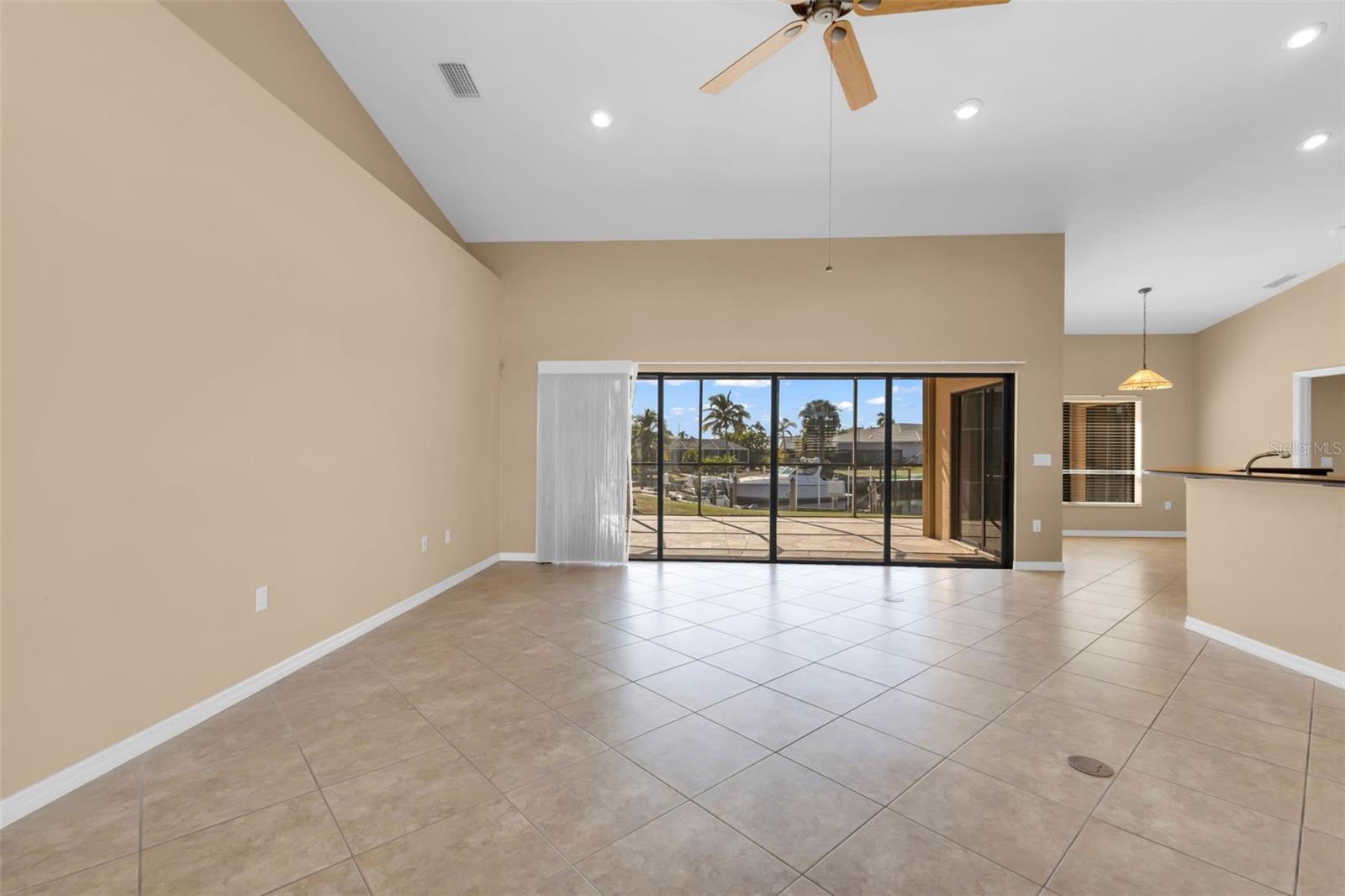 Image 13 of 40 For 2101 Gulfview Road