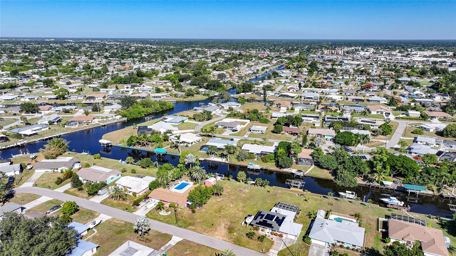 Image 5 of 11 For 134 Easton Drive Nw