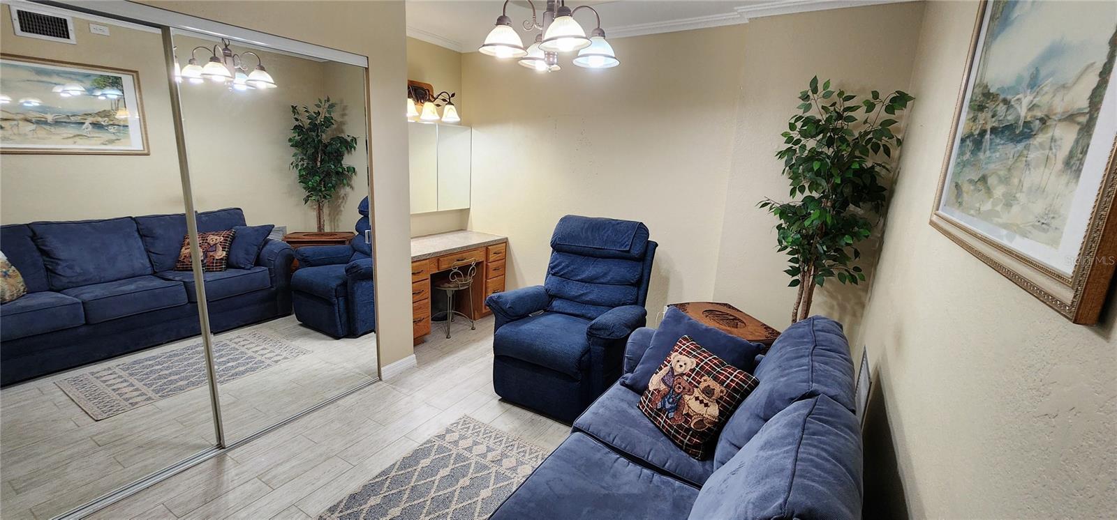 Image 5 of 27 For 25188 Marion Avenue D104