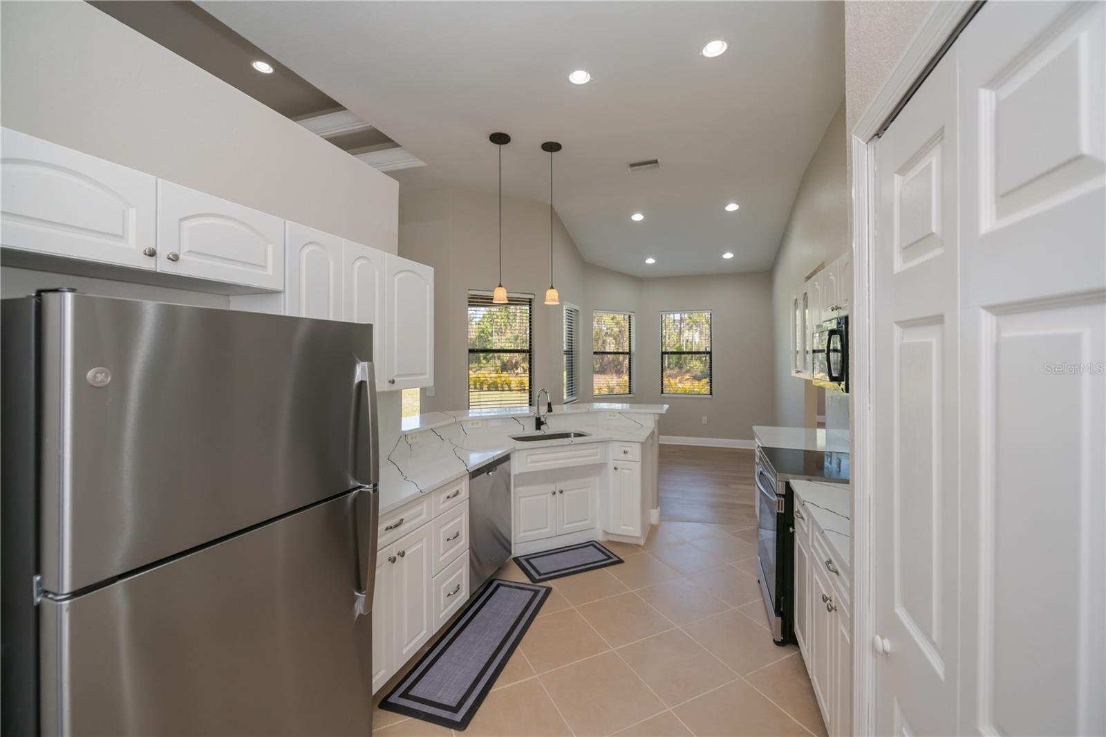 Image 20 of 44 For 3284 Newmark Street