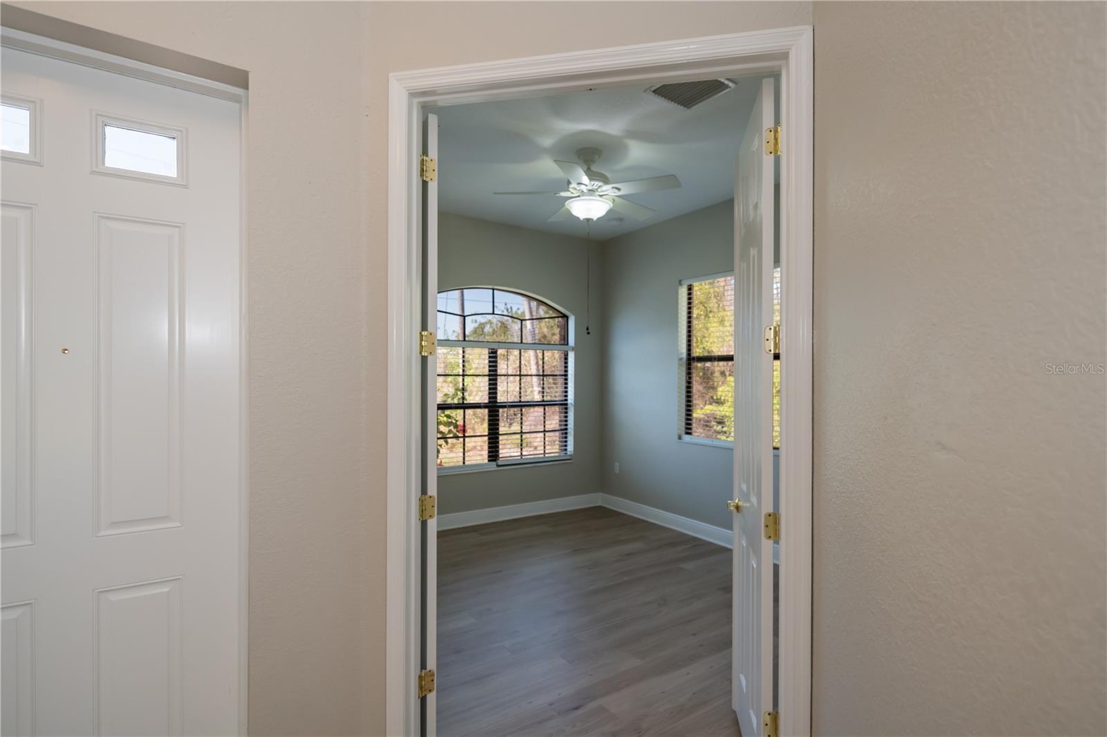 Image 27 of 44 For 3284 Newmark Street