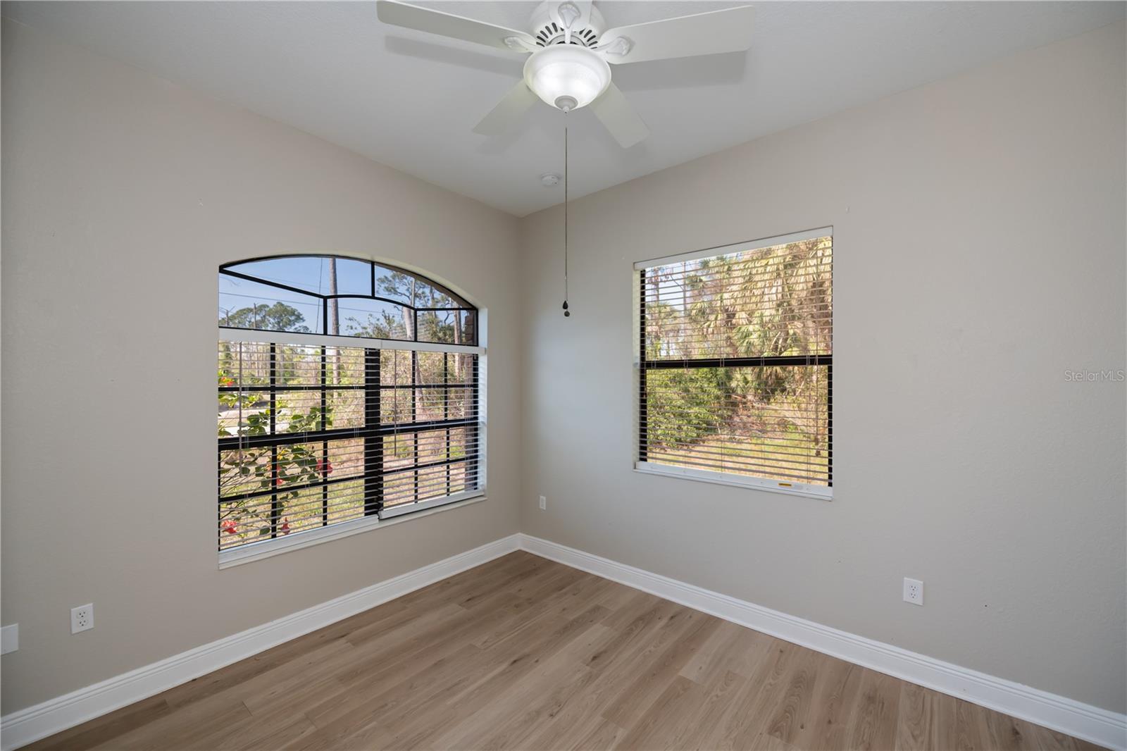 Image 29 of 44 For 3284 Newmark Street