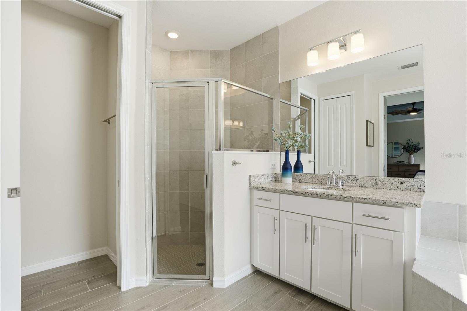 Image 16 of 64 For 14960 Redbud Lane