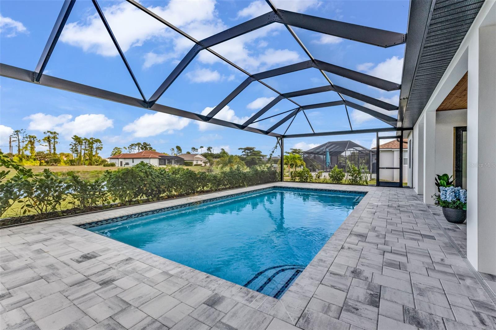 Image 2 of 79 For 1168 Boundary Boulevard