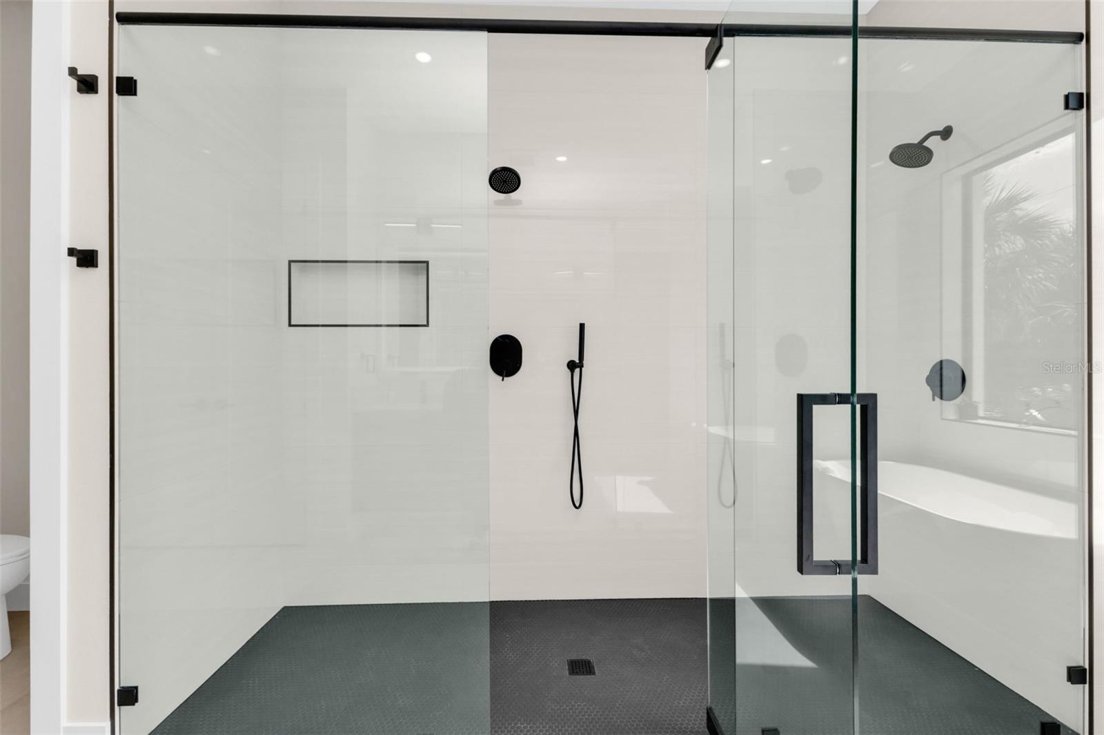 Image 24 of 79 For 1168 Boundary Boulevard