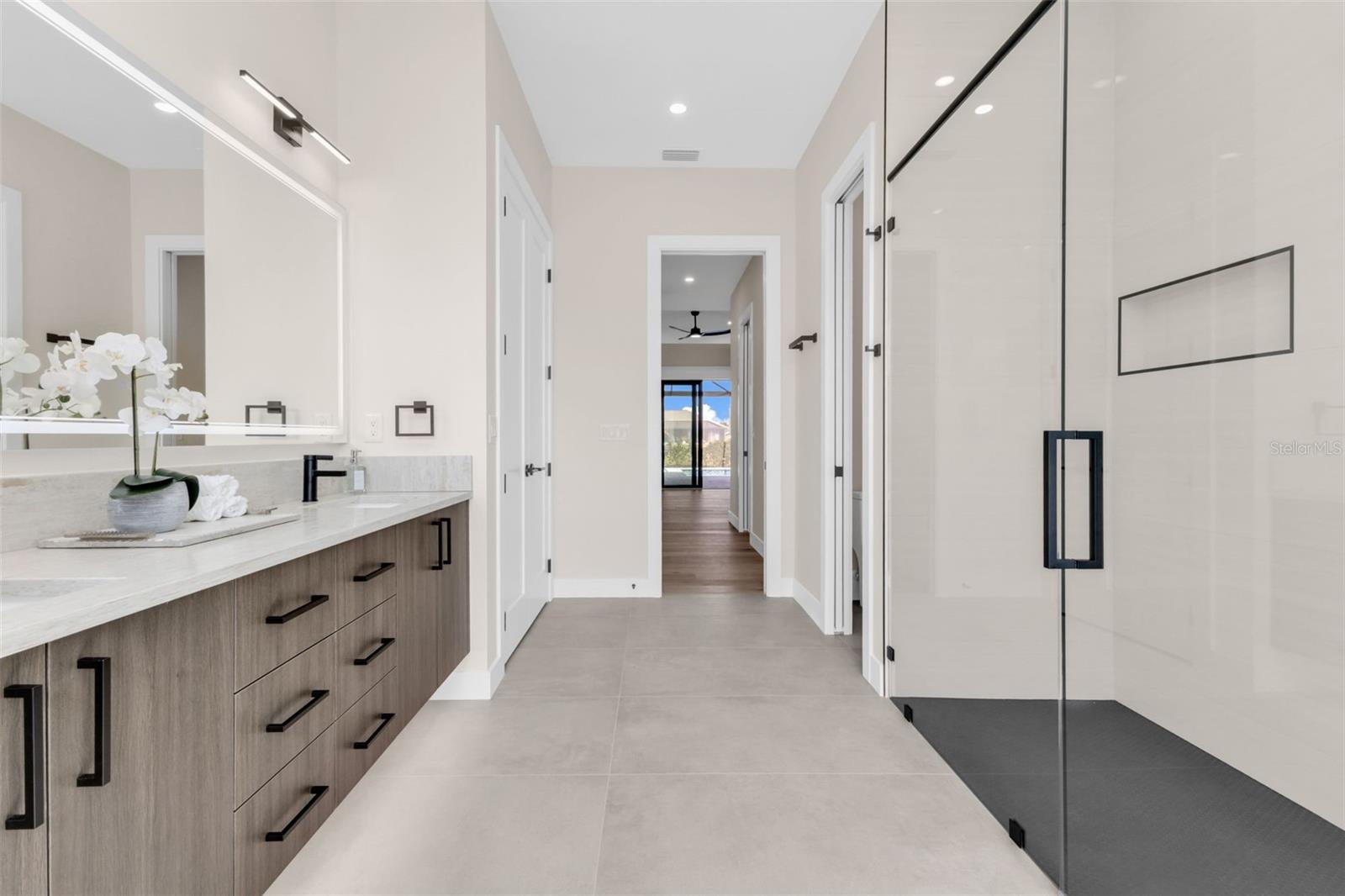 Image 26 of 79 For 1168 Boundary Boulevard