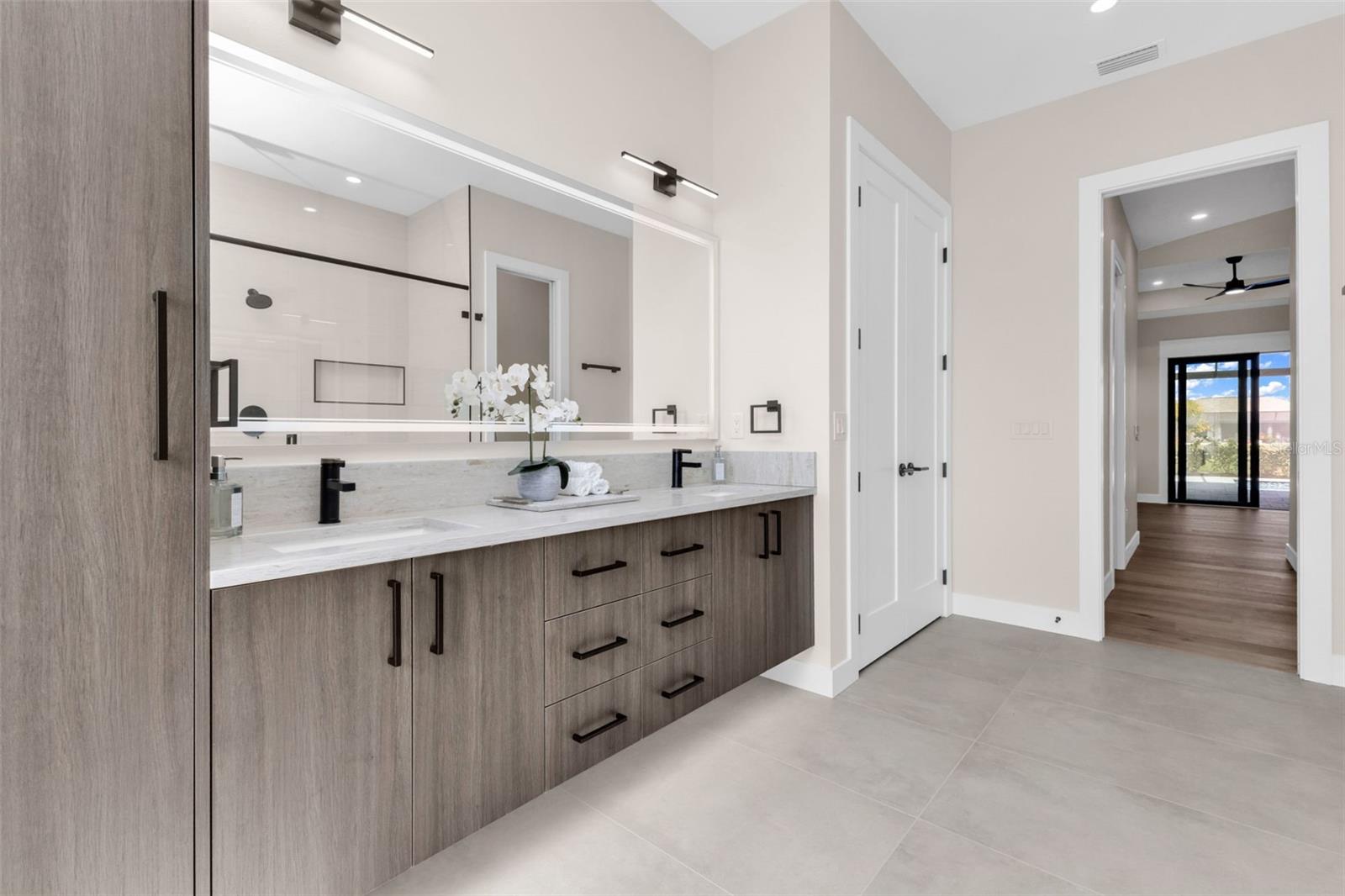 Image 27 of 79 For 1168 Boundary Boulevard