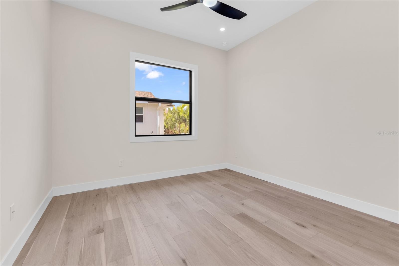 Image 30 of 79 For 1168 Boundary Boulevard