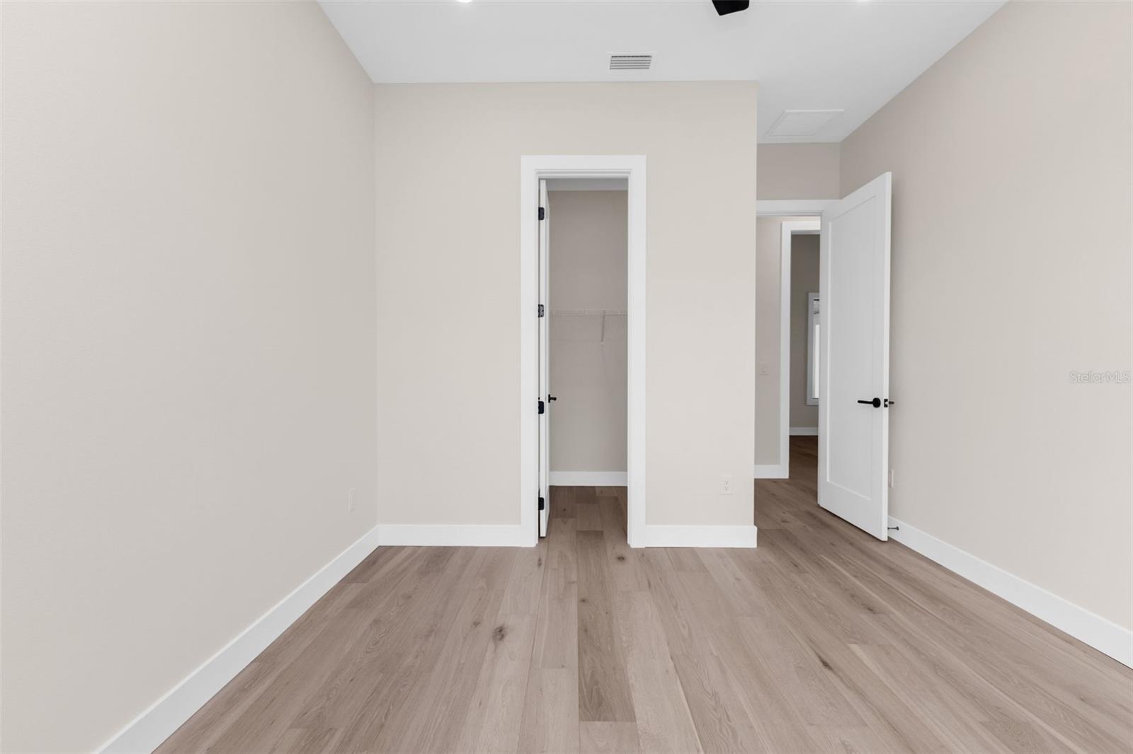 Image 32 of 79 For 1168 Boundary Boulevard