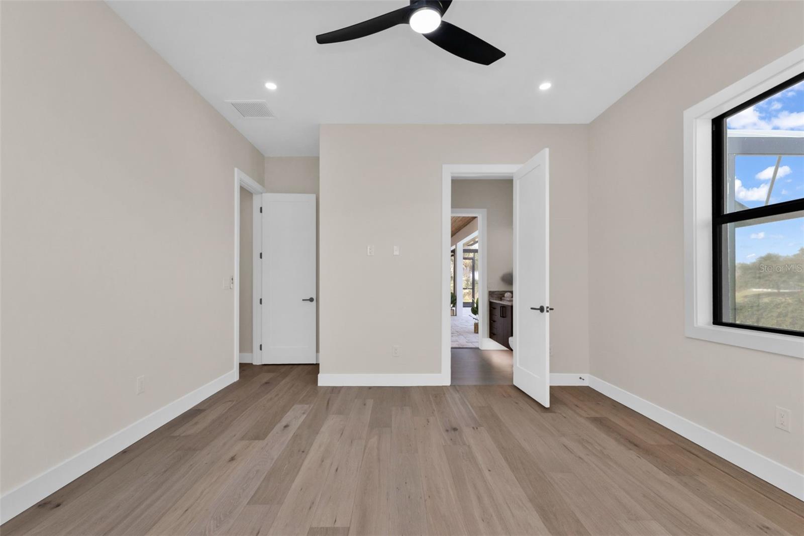 Image 38 of 79 For 1168 Boundary Boulevard