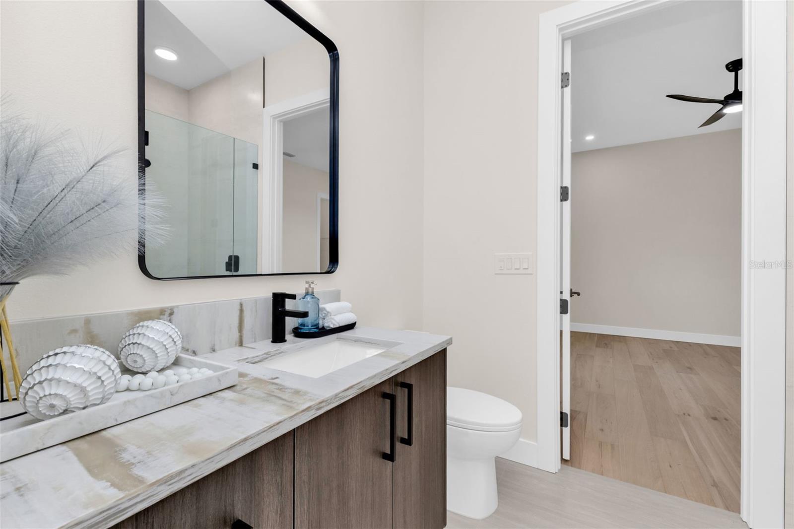 Image 42 of 79 For 1168 Boundary Boulevard