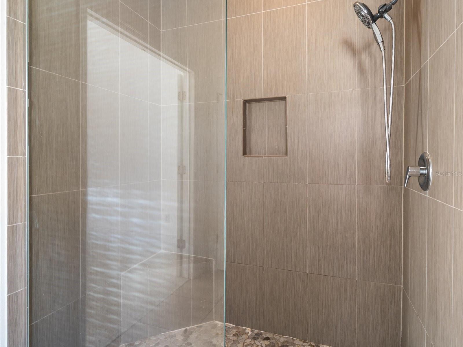 Image 18 of 36 For 805 Molly  