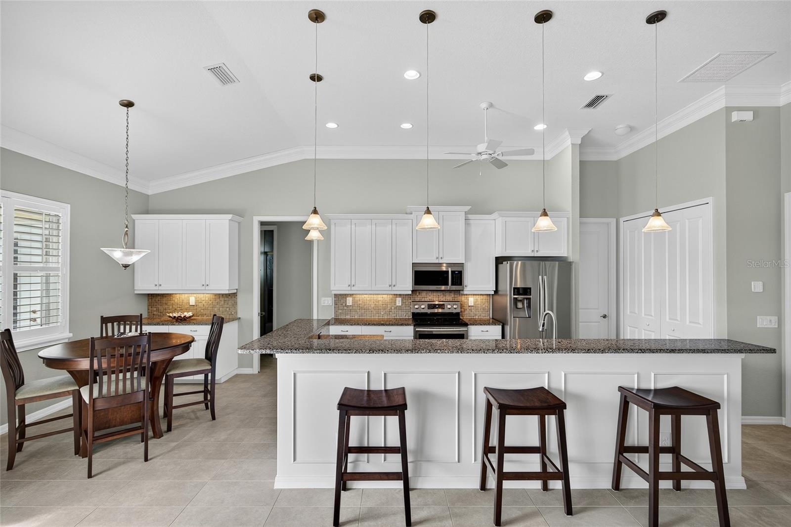 Image 16 of 44 For 11063 Artists Avenue