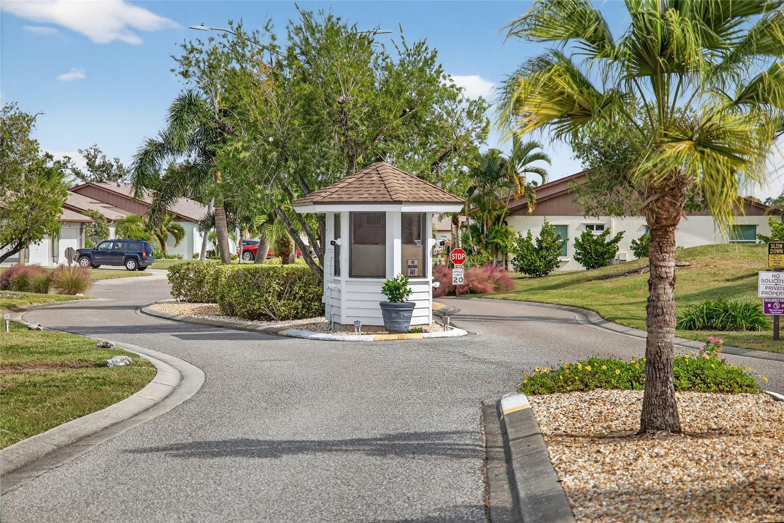 Image 23 of 40 For 612 Chestnut Lane 100