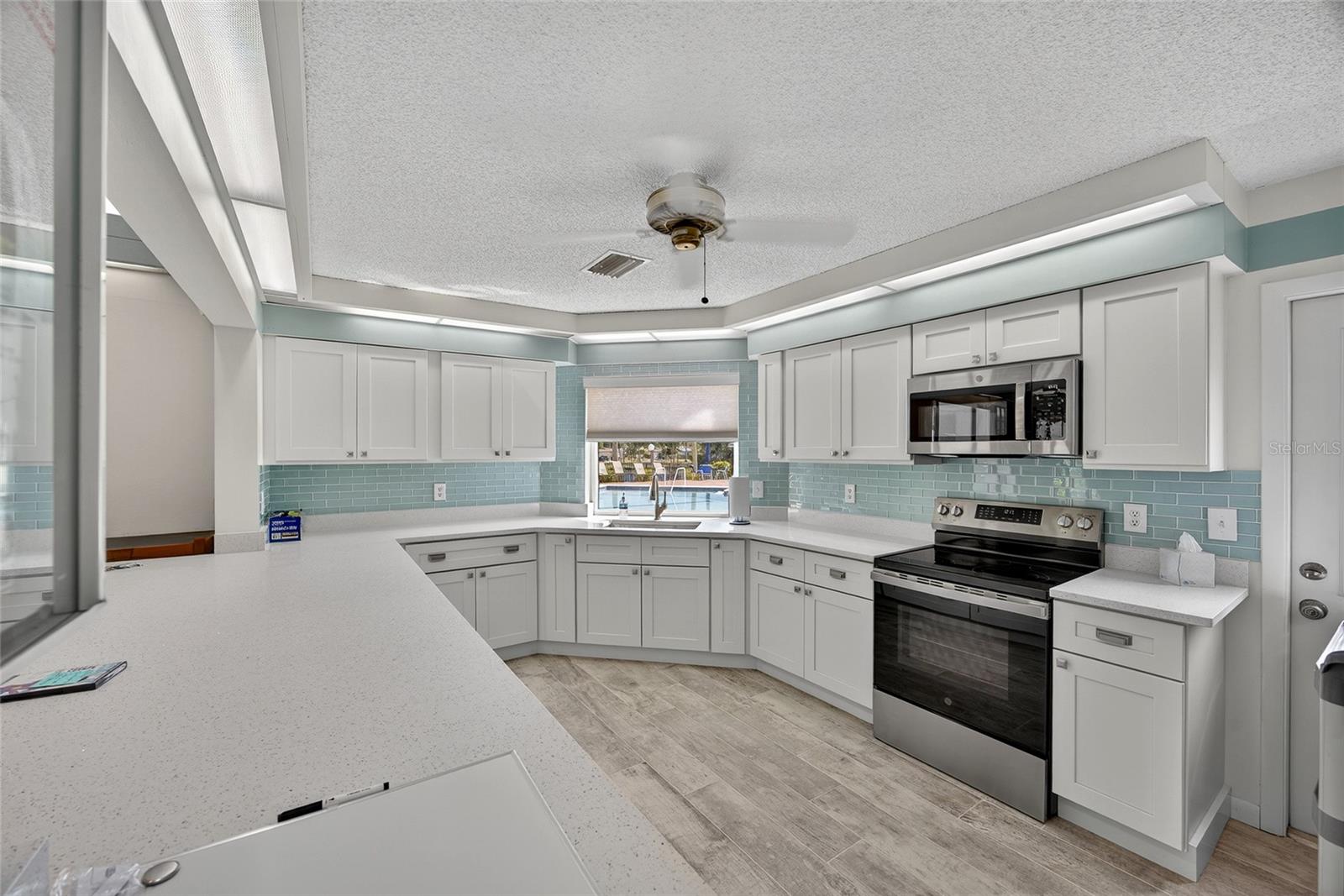 Image 27 of 40 For 612 Chestnut Lane 100